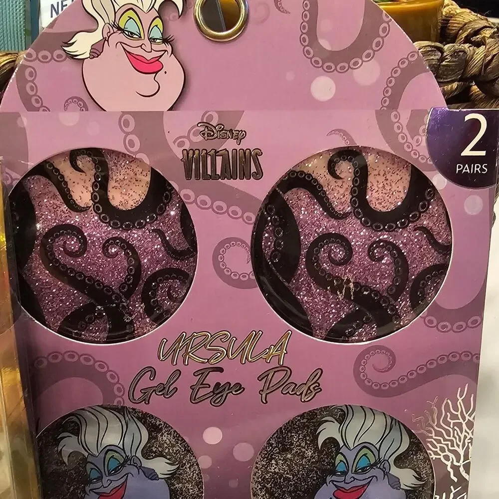 8 PIECE DISNEY VILLAIN MAKEUP BUNDLE WITH URSULA GEL EYE PADS